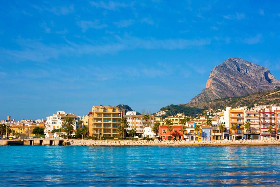 Jávea aan zee met de Montgó